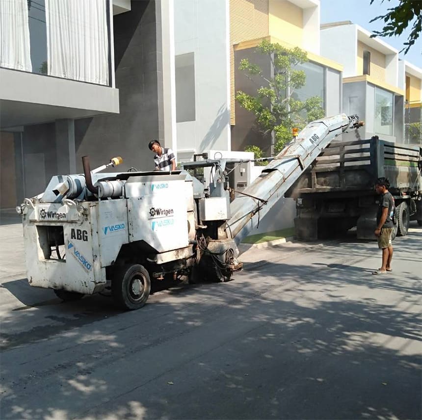 รถไสถนน