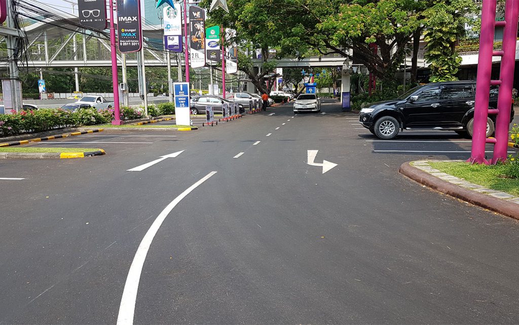 ทำถนนโครงการห้างสรรพสินค้า