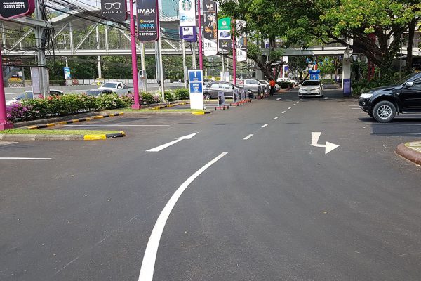 ทำถนนโครงการห้างสรรพสินค้า